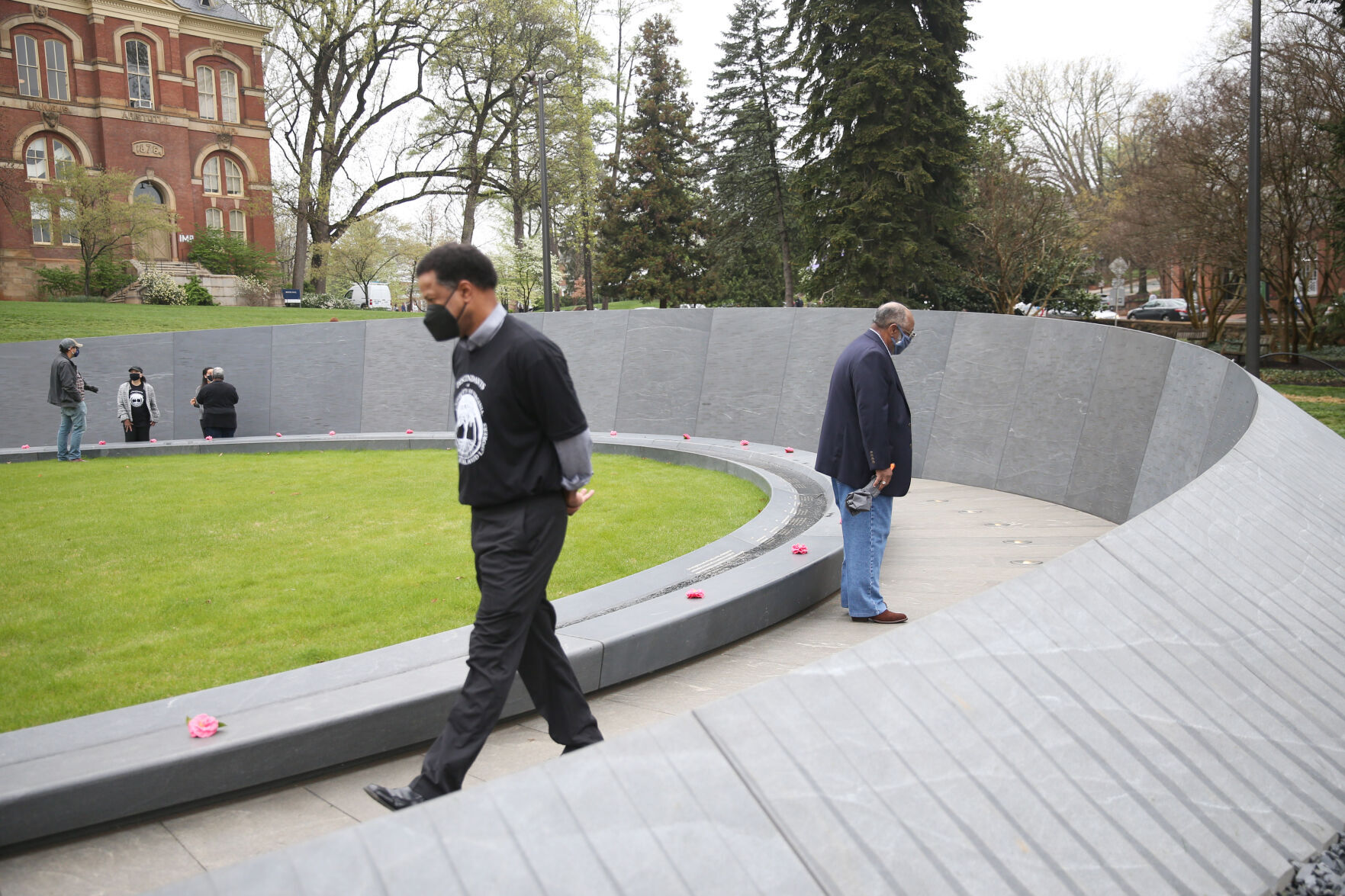 040921-cdp-news-MEMORIAL829.JPG